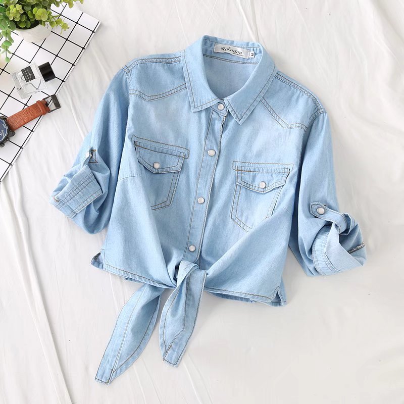 Damen Geknotete Denim Kurzbluse mit Brusttaschen und hochgekrempelten Ärmeln EB