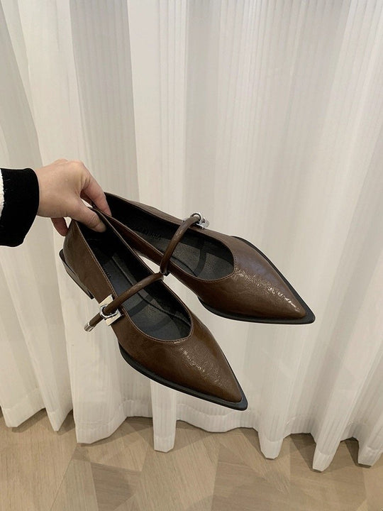 Damen elegante Ballerinas mit zeitgemäßem Riemchen und spitzem Design EB