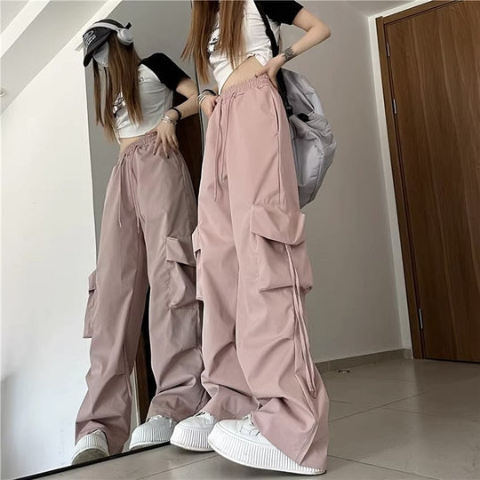 Damen Cargo-Hose im urbanen Stil mit weitem Schnitt und praktischen Seitentaschen EB