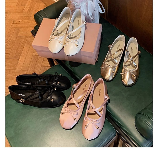 Damen Ballerinas mit feinen Riemen und charmantem Schleifendetail EB