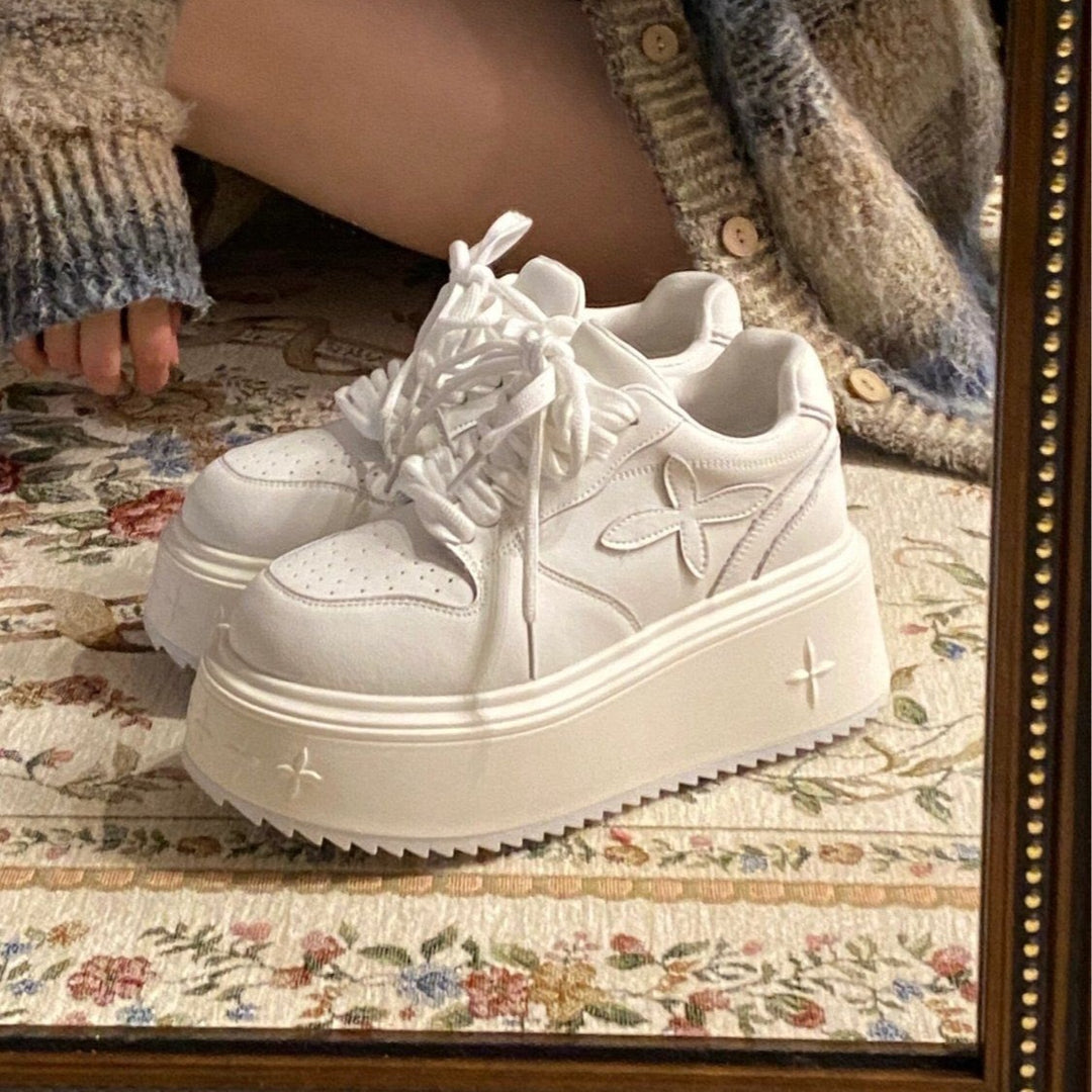 Damen Plateau Sneakers mit strukturiertem Obermaterial und rutschfester Sohle EB