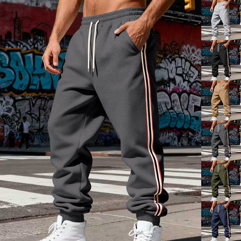 Herren Urbaner Slim-Jogger aus French Terry mit Seitenstreifen und gerippten Bündchen EB