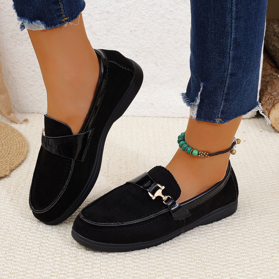 Damen elegante Veloursleder-Slipper mit dekorativer Metall-Hardware und flexibler Leichtlaufsohle EB