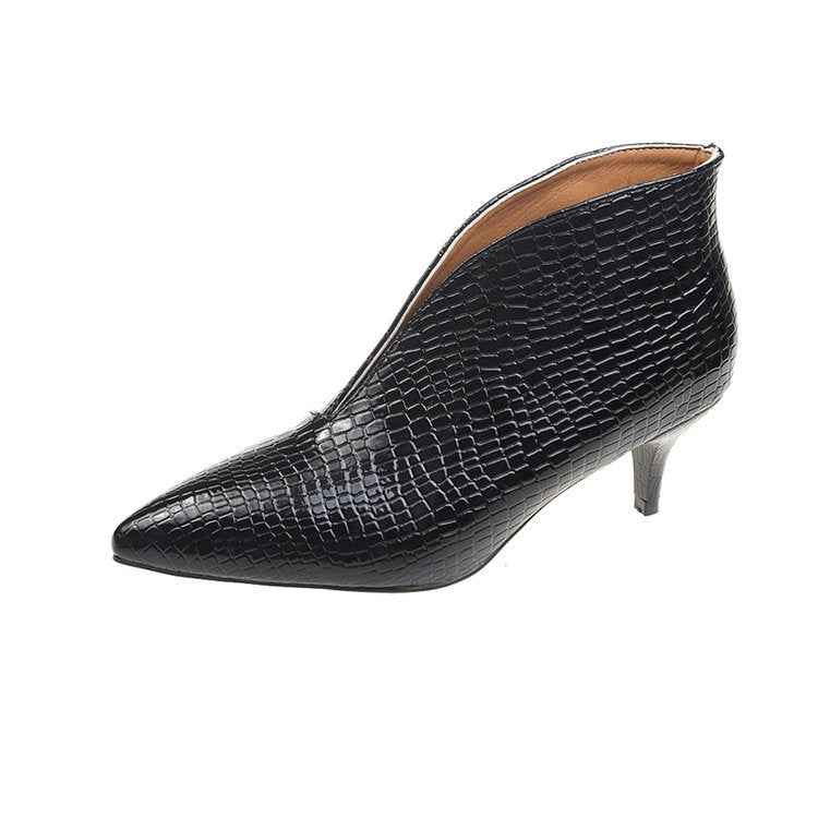 Damen elegante Stiefeletten mit spitz zulaufendem Design und glänzender Krokodilprägung EB