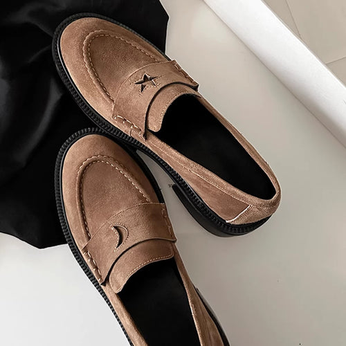 Damen Loafers aus hochwertigem Leder mit modischem Sternen-Detail und bequemer Sohle EB