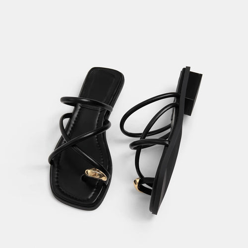 Damen Zehentrenner-Sandalen mit elegantem Riemendesign und goldfarbenem Akzent EB