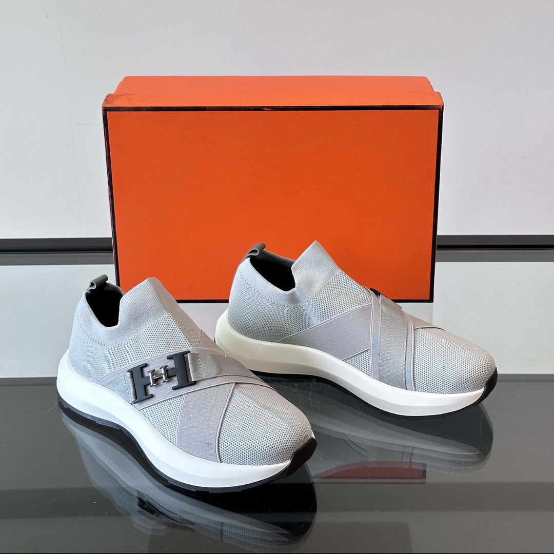 Damen Sportliche Slip-On Sneakers mit atmungsaktiver Mesh-Oberfläche und Dämpfungssystem EB