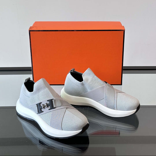 Damen Sportliche Slip-On Sneakers mit atmungsaktiver Mesh-Oberfläche und Dämpfungssystem EB