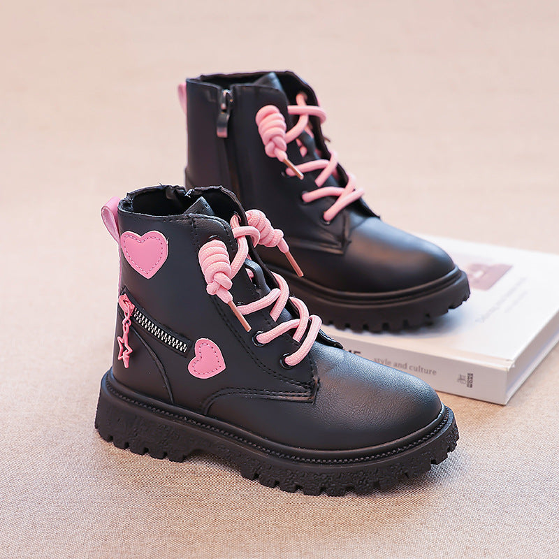 Damen modische Stiefeletten mit herzförmigen Applikationen und robustem Sohlenprofil EB