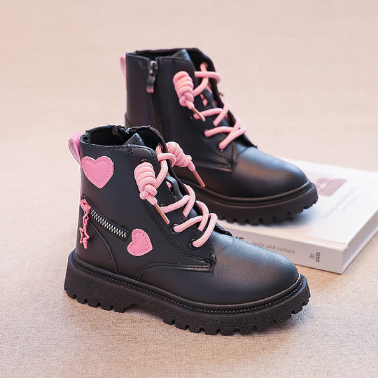 Damen modische Stiefeletten mit herzförmigen Applikationen und robustem Sohlenprofil EB