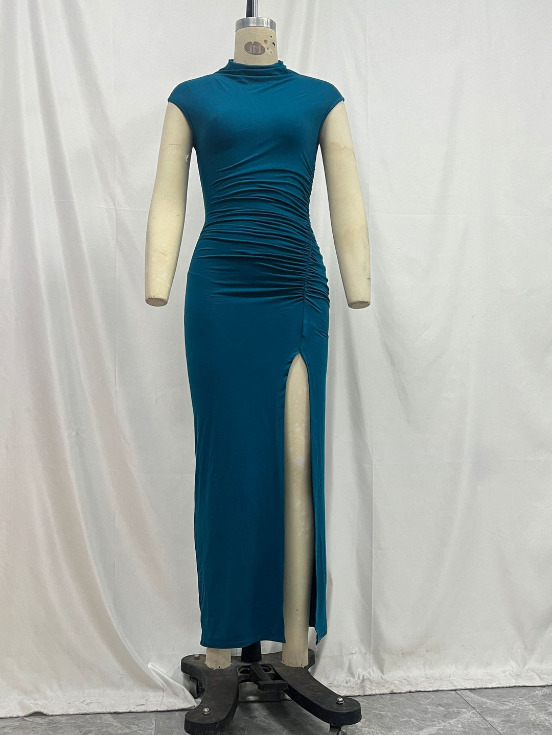 Damen Etuikleid mit asymmetrischen Raffungselementen und seitlichem Schlitz EB