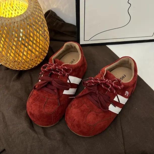 Damen modische Riemchen Sneaker aus Wildleder EB