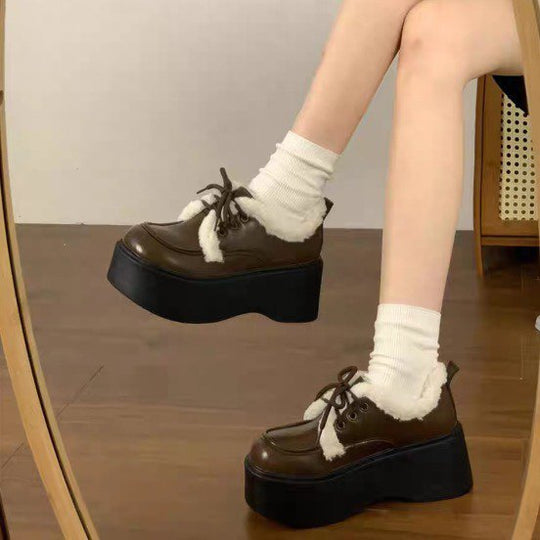 Damen Clogs mit wärmendem Innenfutter und modischem Schnürdesign EB