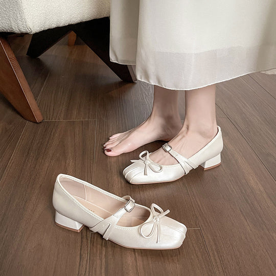 Damen Ballerinas mit dekorativem Riemchen und komfortablem Blockabsatz EB