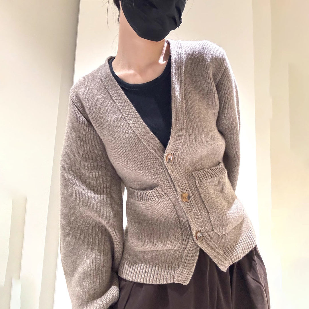 Damen Strickjacke mit weitem Schnitt und dekorativen Knöpfen EB