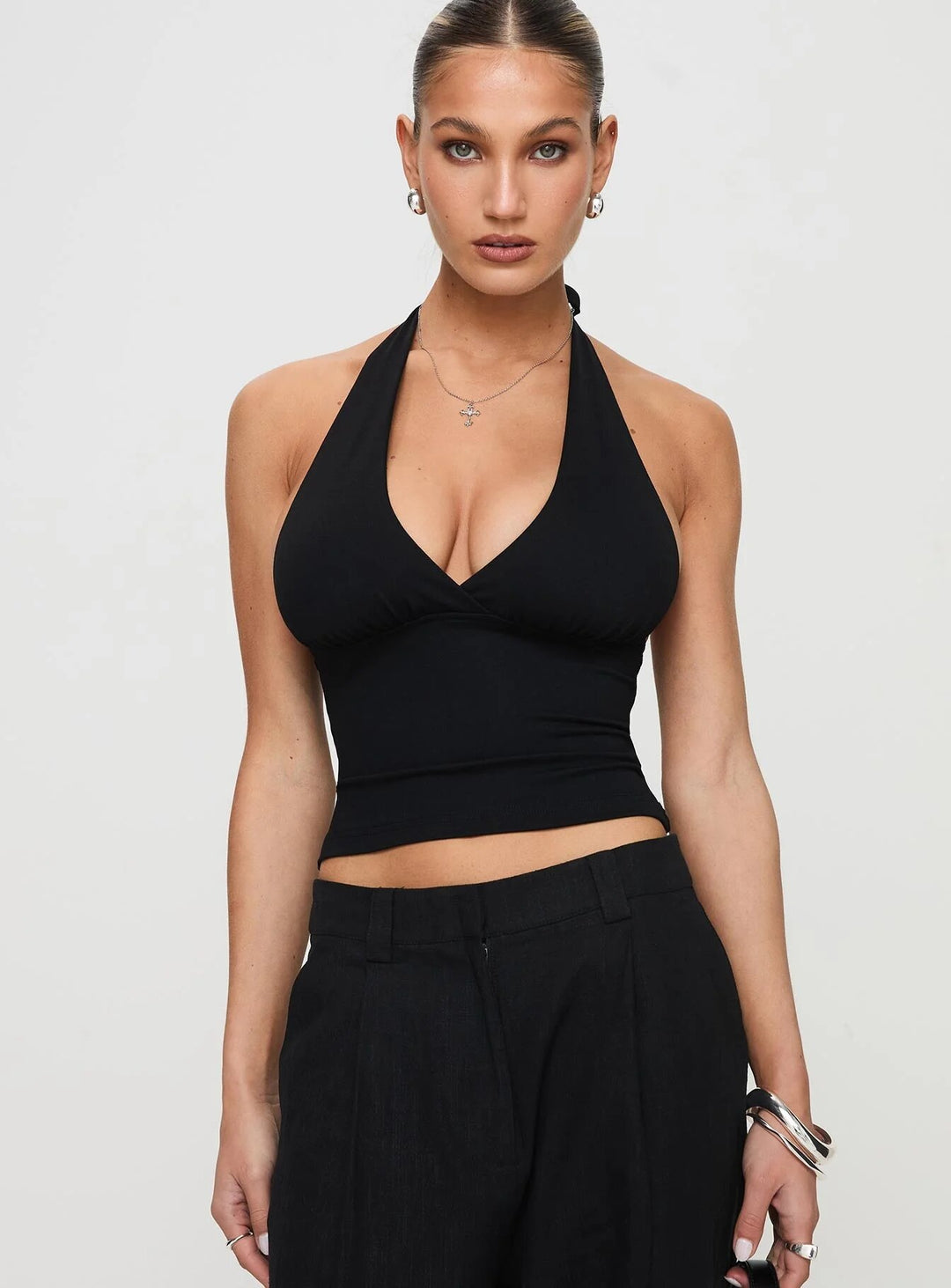 Damen elegantes Cropped Top mit geschmackvollem V-Ausschnitt und gerafften Details EB