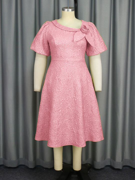 Damen Elegantes Kleid mit strukturierter Blumenapplikation EB