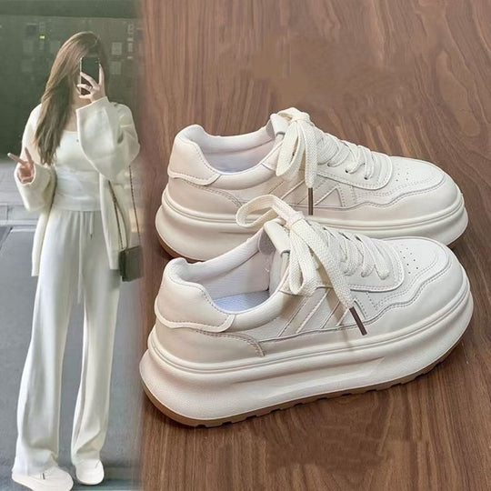 Damen Trendige Chunky Sneakers mit stilvollem Plateau und modischen Akzenten EB