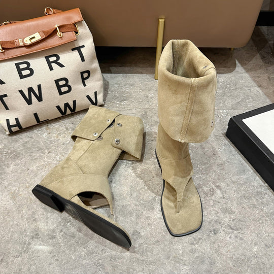 Damen offene Stiefel mit modischem Riemendesign und eleganten Knopfdetails EB