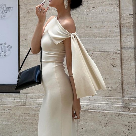 Damen Maxikleid mit asymmetrischem Ausschnitt und raffiniertem Schleifendetail EB