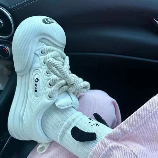 Damen Sportliche Sneakers mit einzigartigem Schnürsystem und bequemer Dämpfung EB