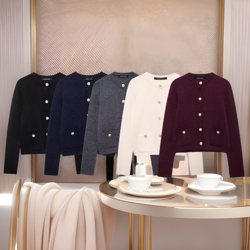 Damen Strickjacke mit schimmernden Knöpfen und Taschen EB