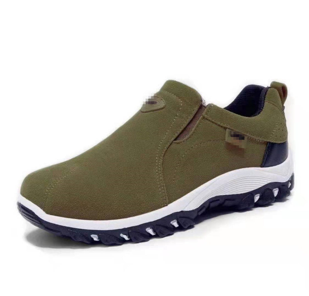 Damen Slip-On Sneaker aus Veloursimitat mit elastischen Seiteneinsätzen und profilierter Gummilaufsohle EB