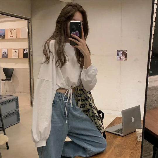 Damen Cropped Sweatshirt mit innovativem Kordelzug und oversized Ärmeln EB