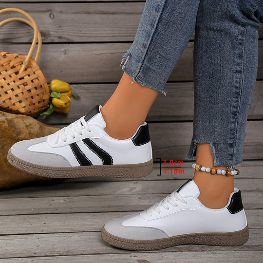 Damen Sportliche Sneakers mit eleganten Metallic-Details EB