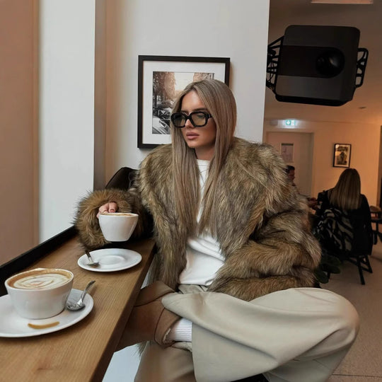 Damen Kuschelige Faux-Fur Jacke mit weichem Innenfutter EB