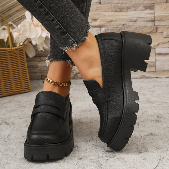 Damen Plateauslipper mit rutschfester Profilsohle und modischem Design EB