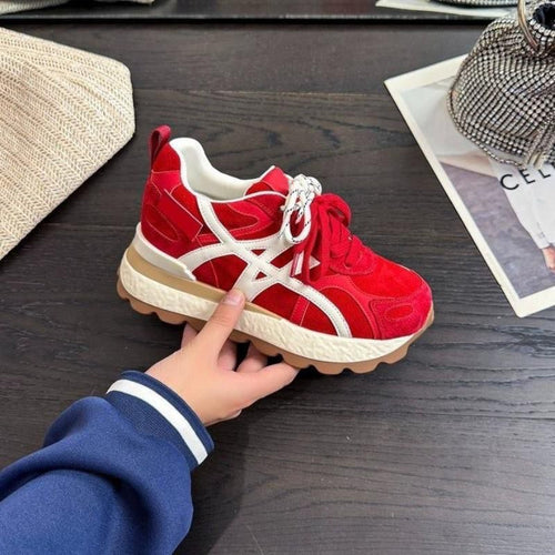 Damen Sportliche Sneakers mit dicker Laufsohle und eleganten Wildleder-Detail EB