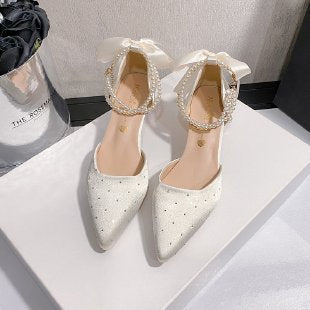 Damen elegante Pumps mit perlenverziertem Riemchen EB