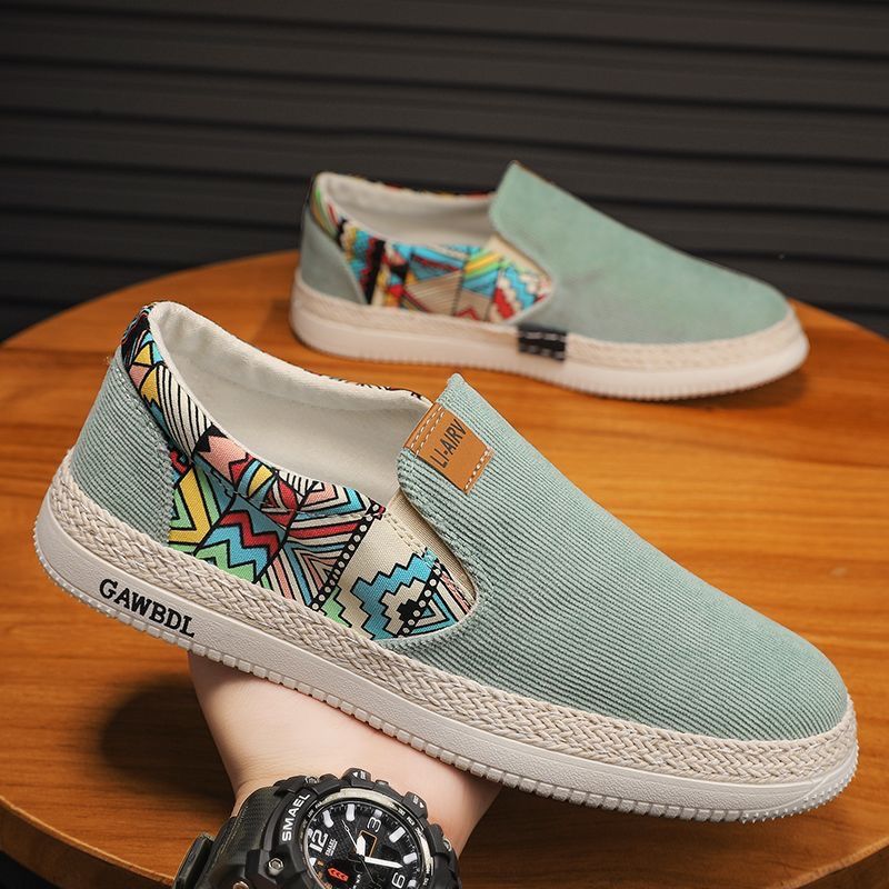 Damen lässige Slip-On Schuhe mit buntem Muster und flexiblem Sohlenprofil EB