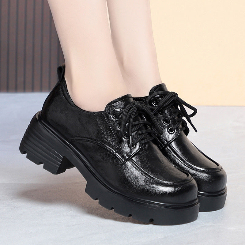 Damen Modische Schnürschuhe mit robustem Profil und elegantem Glanz EB