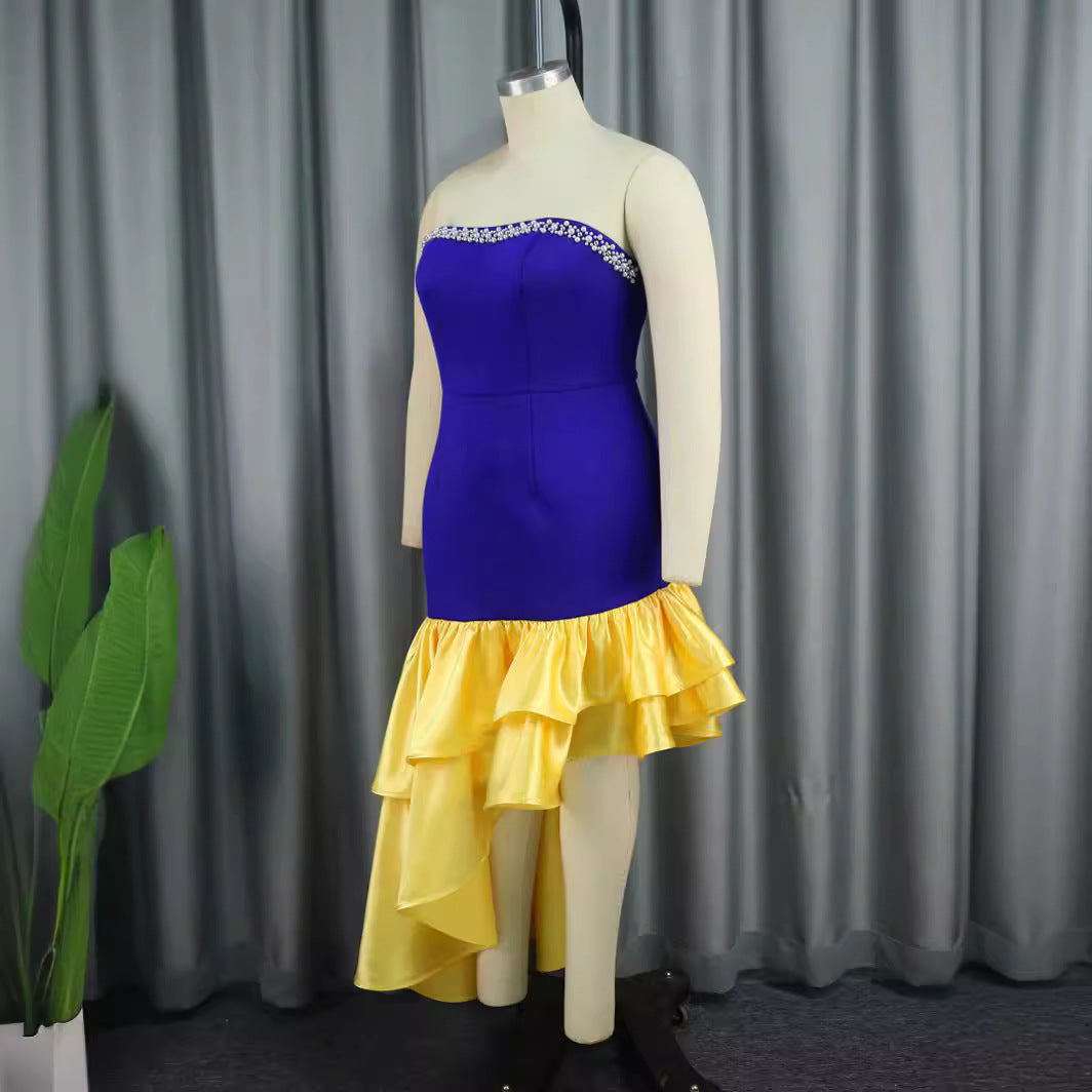 Damen Kleid mit schulterfreiem Design und voluminösem Rüschensaum EB