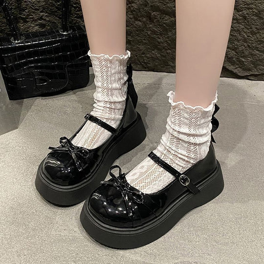 Damen Schicke Plateau-Schuhe mit glänzendem Obermaterial und dekorativem Riemchen EB