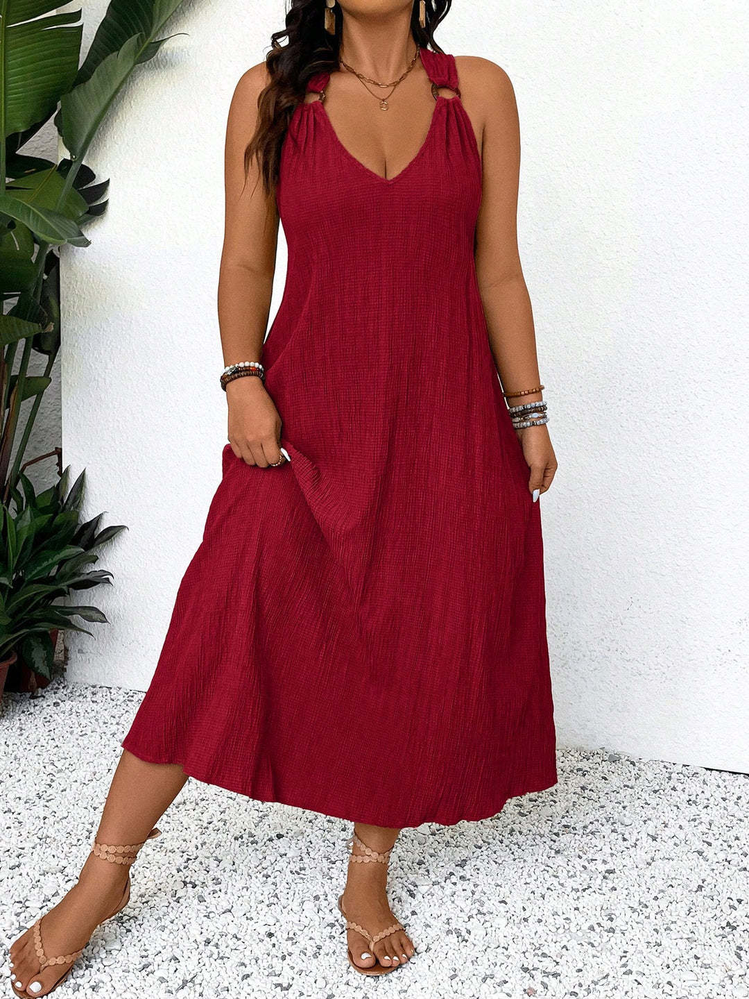 Damen Maxikleid mit schickem V-Ausschnitt und lässigen Trägern EB