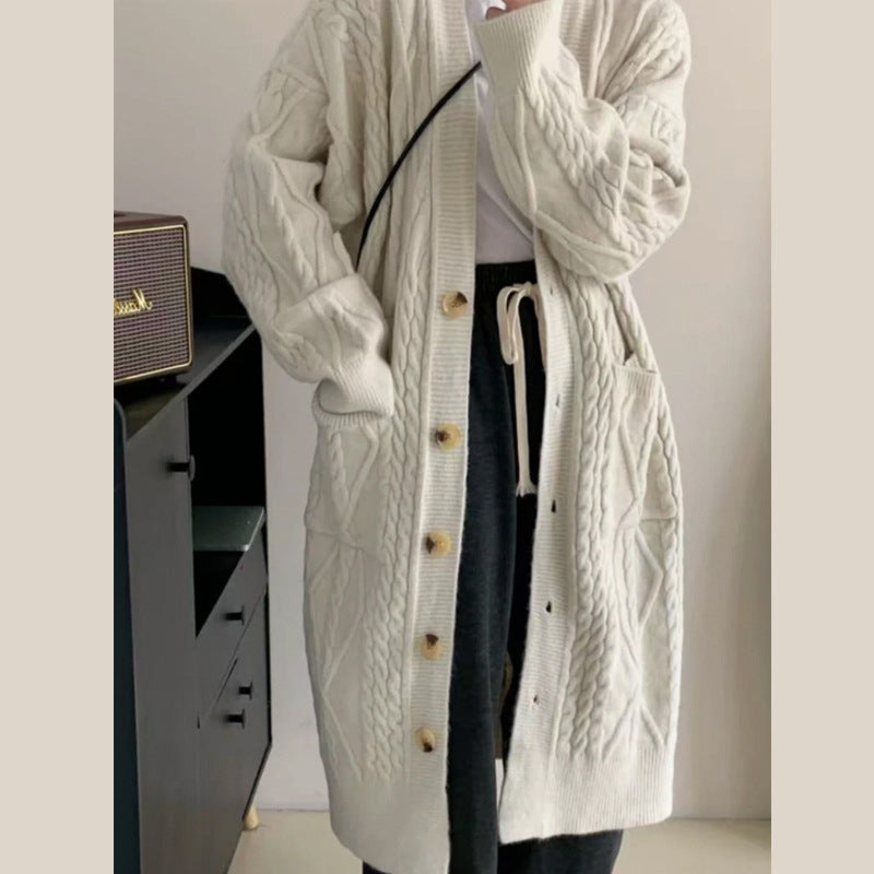 Damen Strickjacke mit Zopfmuster und Knopfverschluss EB