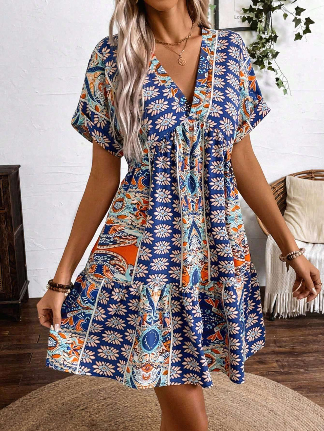 Damen luftiges Sommerkleid mit V-Ausschnitt und Volant EB