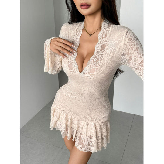 Damen Spitzenkleid mit Rüschendetails EB