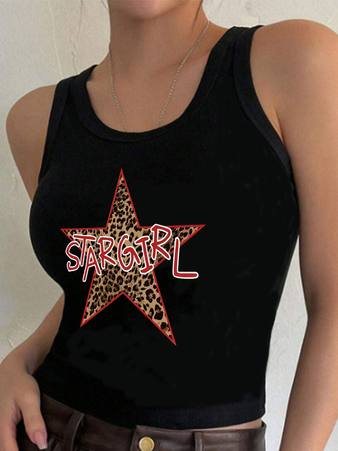 Damen Crop-Top mit modernem Grafikdruck und trendiger Schnalle EB