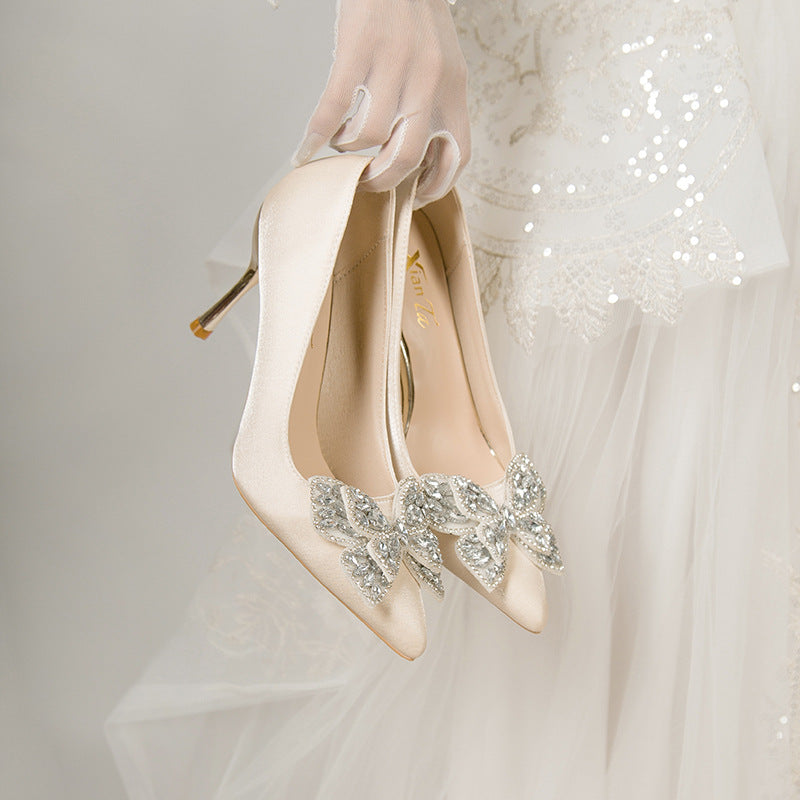 Damen Elegante Pumps mit funkelnder Blumenapplikation und schmalem Absatz EB