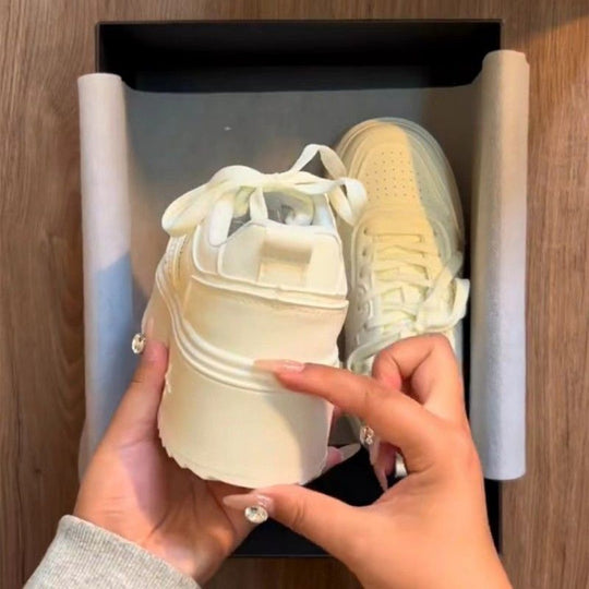 Damen Sneaker mit trendigem, strukturiertem Obermaterial und komfortabler Laufsohle EB