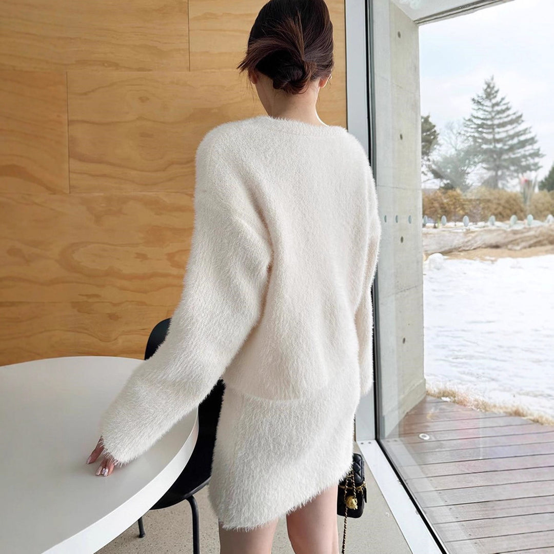 Damen Kuscheliger Flausch-Zweiteiler mit Oversize-Pullover und Minirock EB