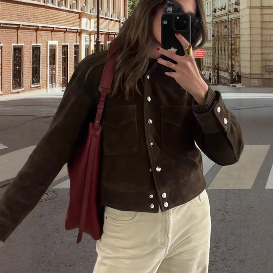 Damen Modische Wildlederjacke mit strukturiertem Design und praktischen Taschen EB
