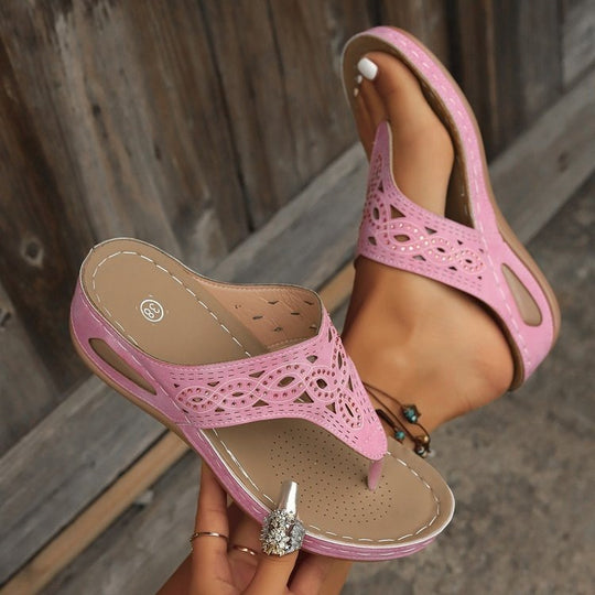 Damen Komfortable Zehentrenner-Sandalen mit floralem Schnitt EB