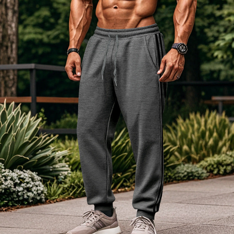 Herren Sportliche Jogginghose mit elastischem Bund und seitlichen Kontraststreifen EB
