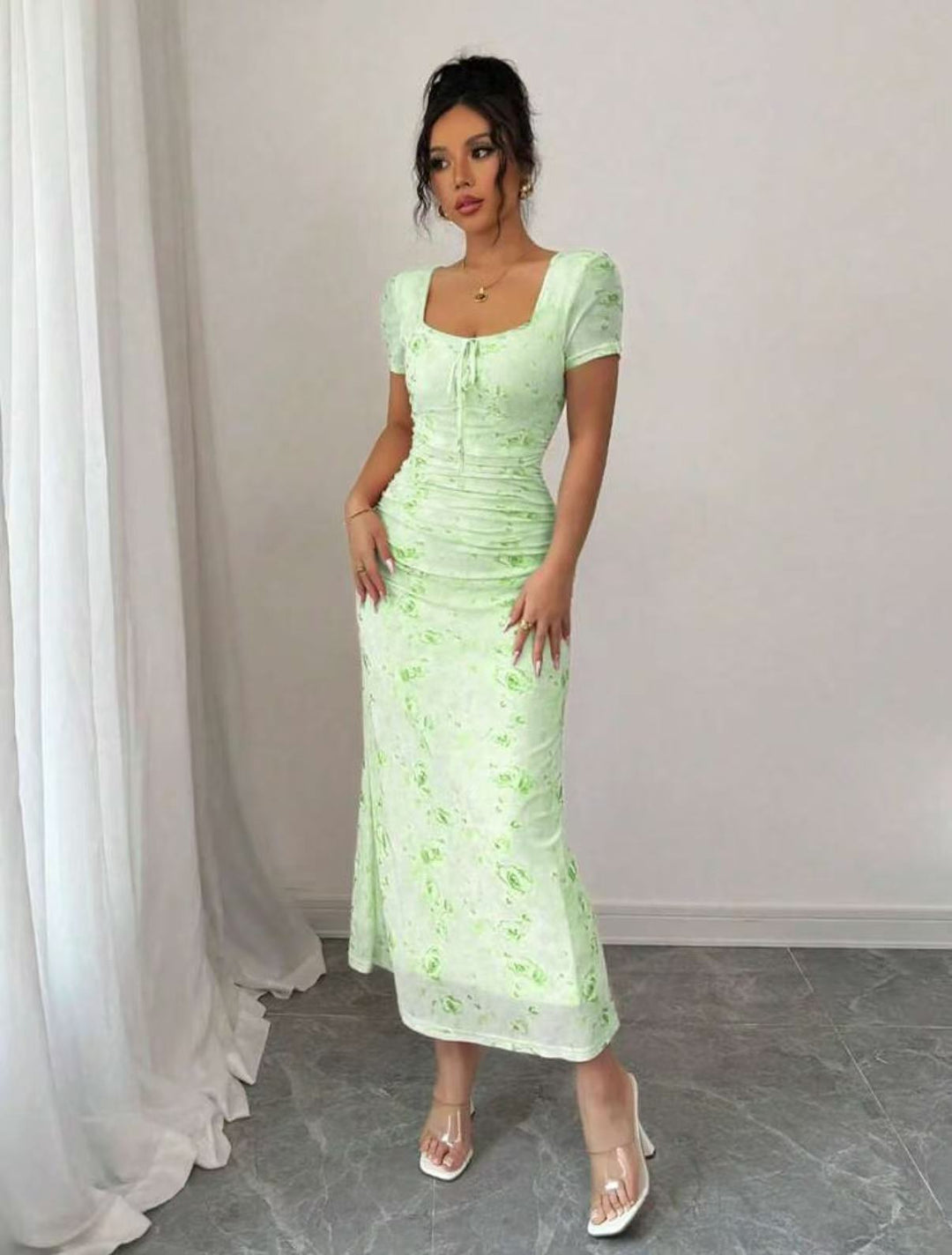 Damen Maxikleid mit floralen Mustern und dekorativem Wickeldetail EB