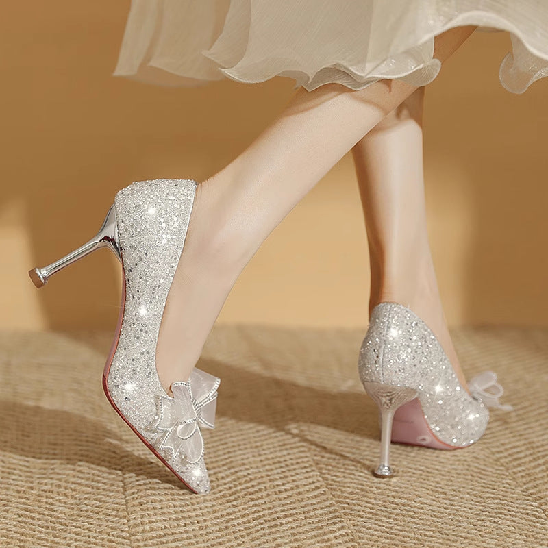 Damen Glamouröse Spitzen-Pumps mit glitzernden Akzenten und zierlichem Absatz EB